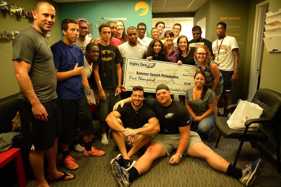 eagles-philly-check-group-1