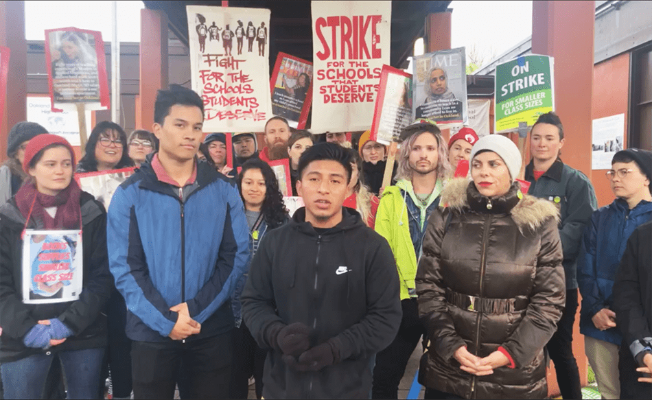 Aparicio speaking at the strike